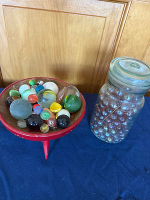 Assorted marbles in a red pedestal dish and glass jar - Image 1 of 2
