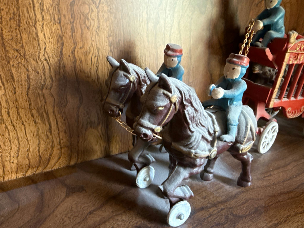 Circus wagon toy with two horses and riders - image 2 of 2