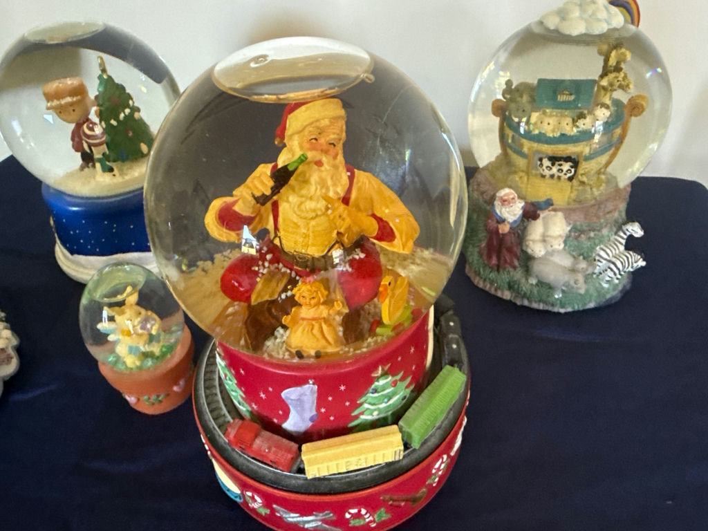 Assorted Christmas Snow Globes with Figurines - image 2 of 4