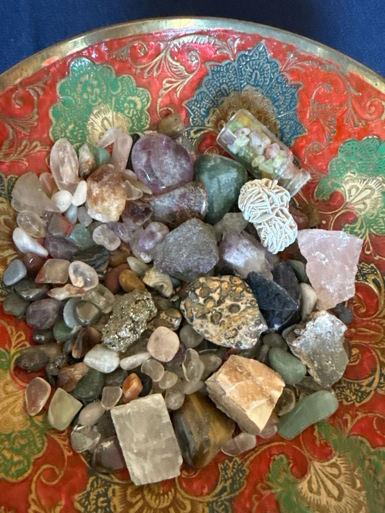 India Decorative bowl with assorted polished stones and crystals - image 3 of 3