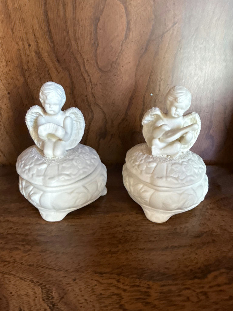 Pair of porcelain angel keepsake boxes - image 2 of 3
