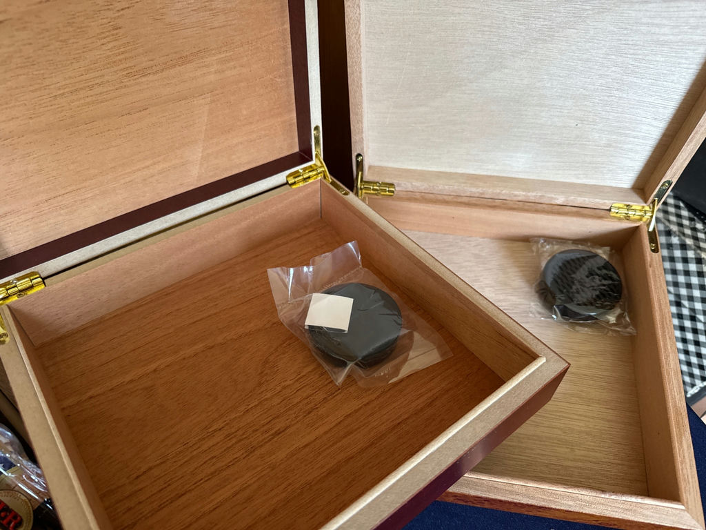 Set of wooden cigar humidor boxes - image 3 of 4