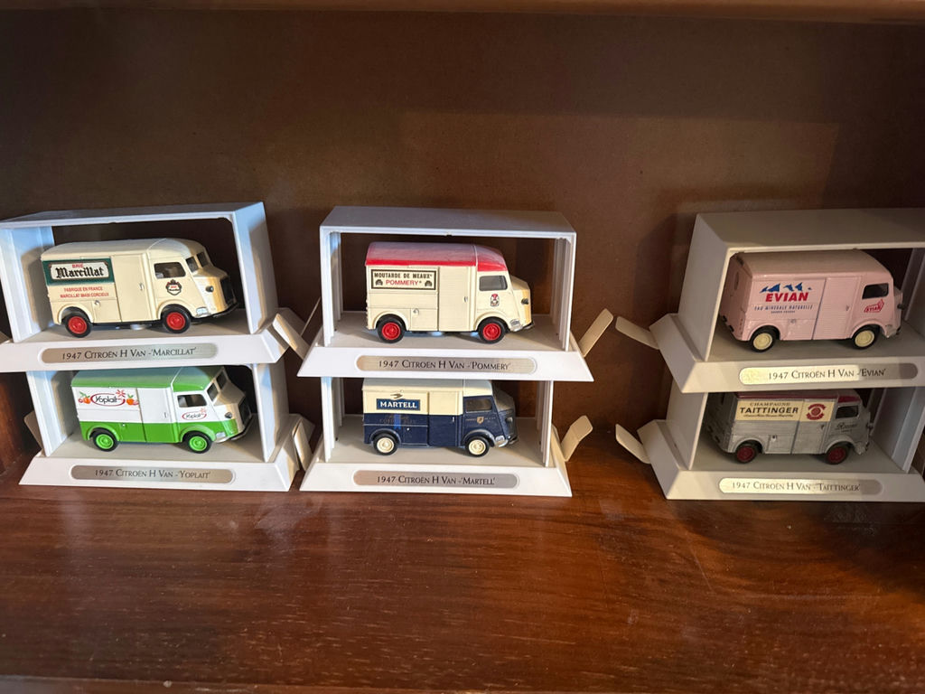 1947 Citroën H Van promotional toy delivery vans - image 2 of 5