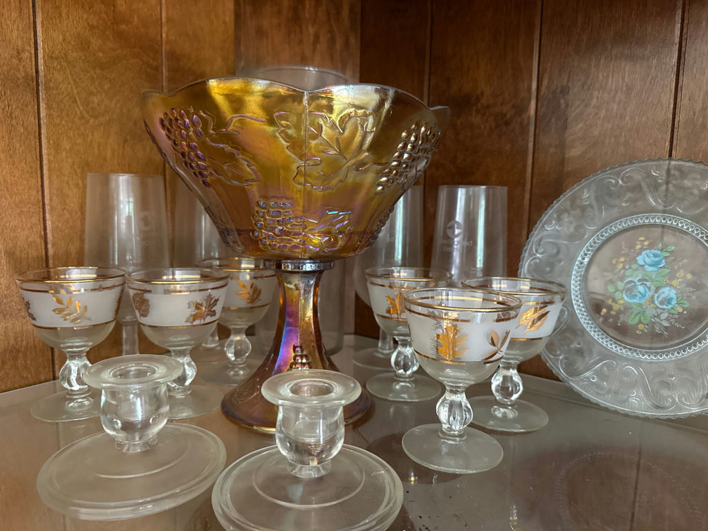 Carnival glass Assorted glassware and decorative plate with iridescent centerpiece - image 1 of 4