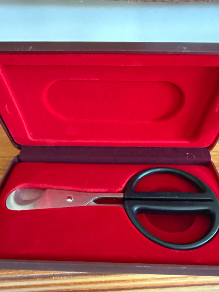 JR-branded hat, maroon case with scissors, and wooden storage box - image 3 of 5