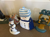 Door stops - Winter-themed figurines: cat statue, carousel horse, and snowmen - thumbnail 4 of 4