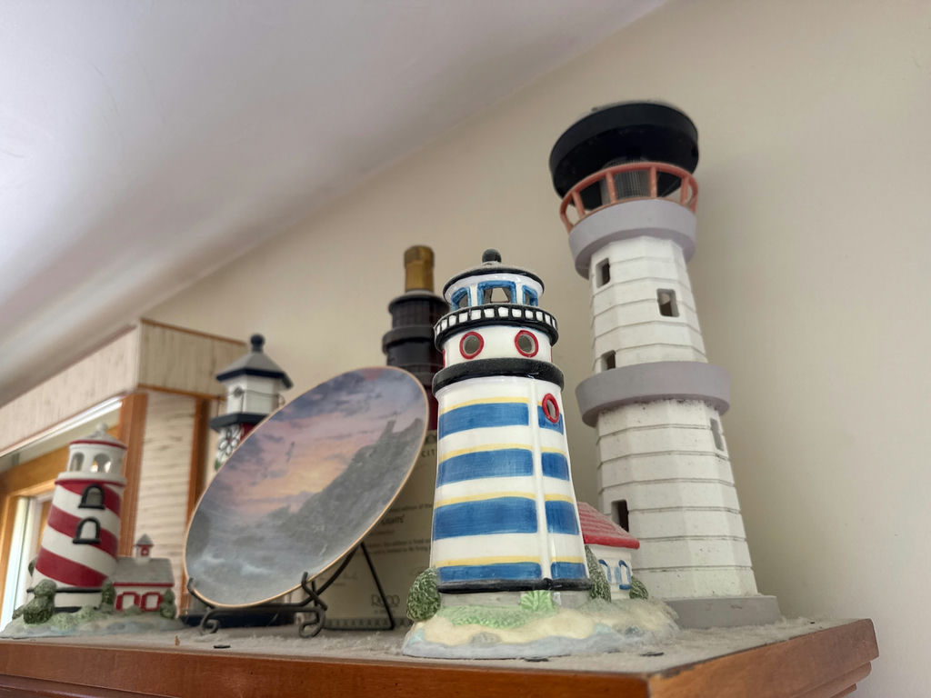 Decorative Lighthouse Figurines and Seascape Plate - image 2 of 2