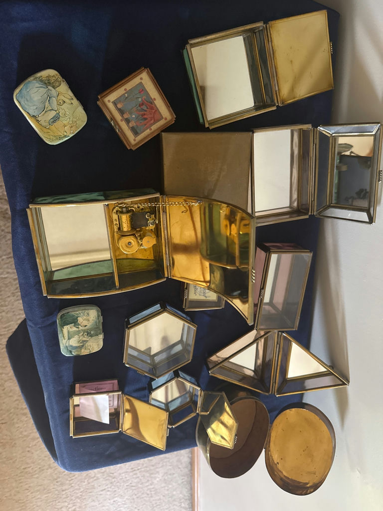 Assorted vintage trinket and jewelry boxes - image 3 of 3