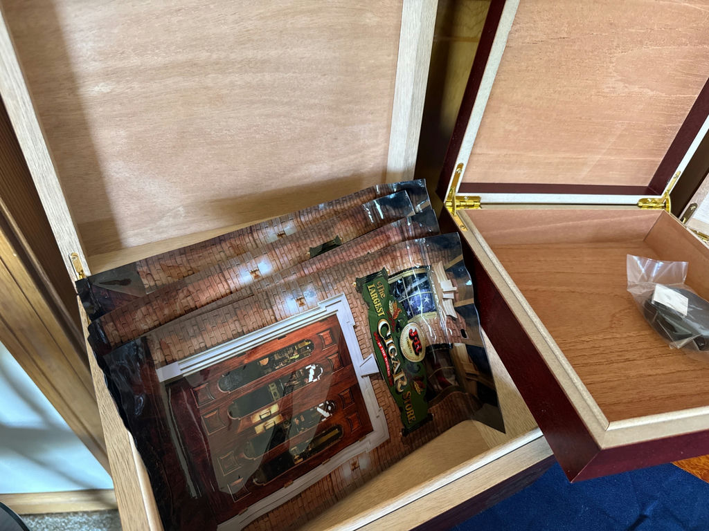 Set of wooden cigar humidor boxes - image 2 of 4