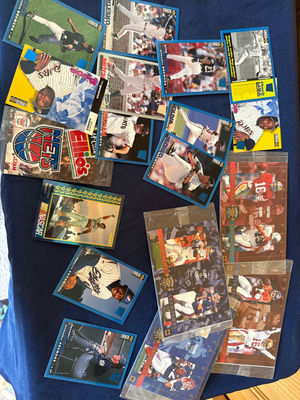 Baseball trading cards collection - Image 1 of 4