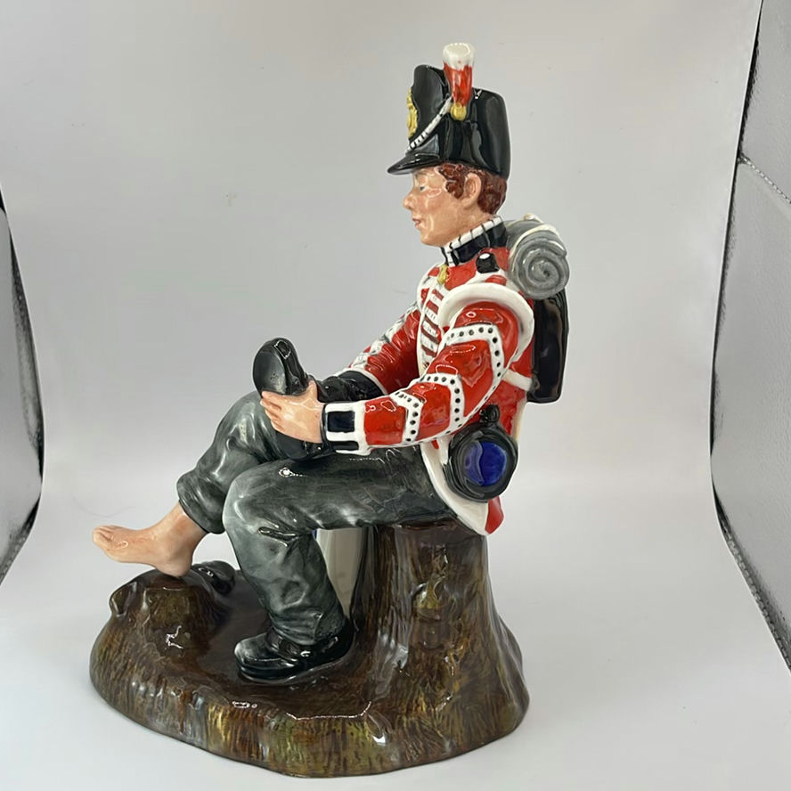 Royal Doulton Drummer Boy HN 2679 - image 5 of 10