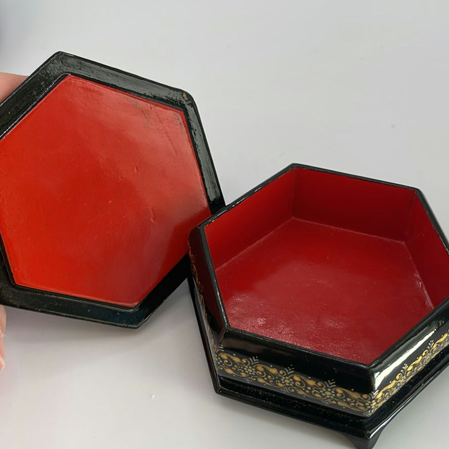 Handpainted Russian Lacquer Boxes - image 15 of 15