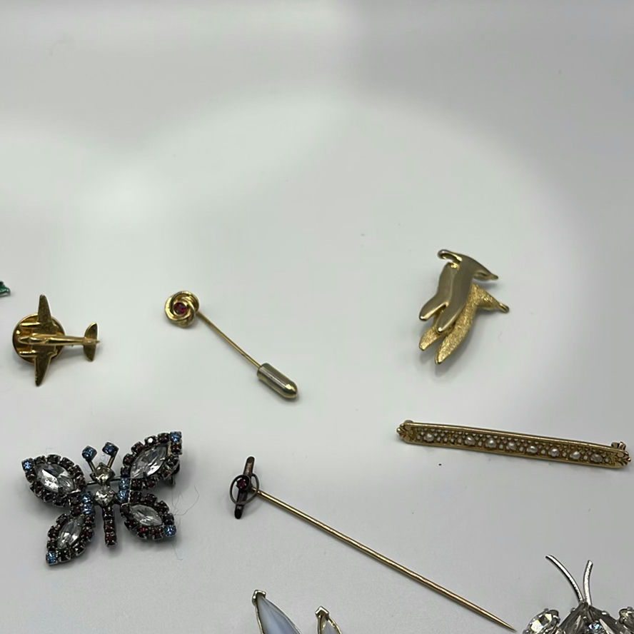 Vintage Brooches And Pins - image 4 of 13