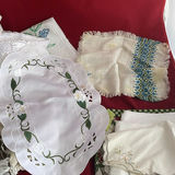 Various Vintage Linens - thumbnail 8 of 16