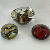 3 Paperweights-Karl Schantz, Andrew Kuntz And Belanger - thumbnail 1 of 16
