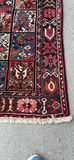 Vintage Persian Bakhtiari Rug - thumbnail 4 of 11