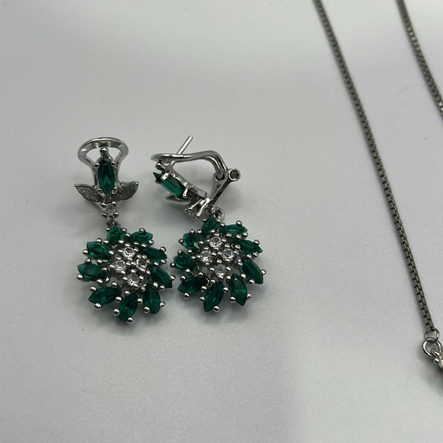 Green Stone Jewelry - image 8 of 10