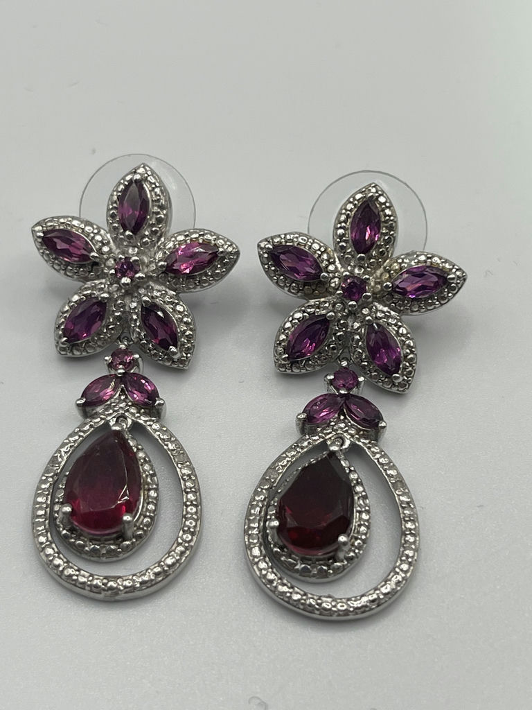 Vintage Necklace And Earrings - image 3 of 19