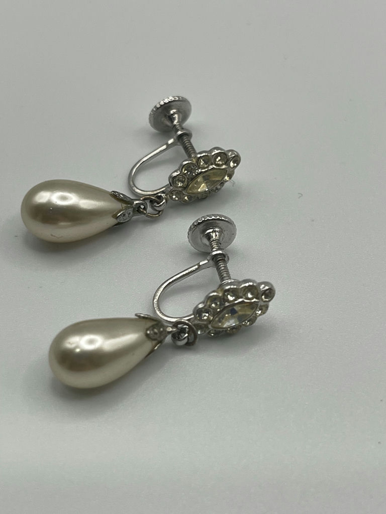 Vintage Necklace And Earrings - image 8 of 19