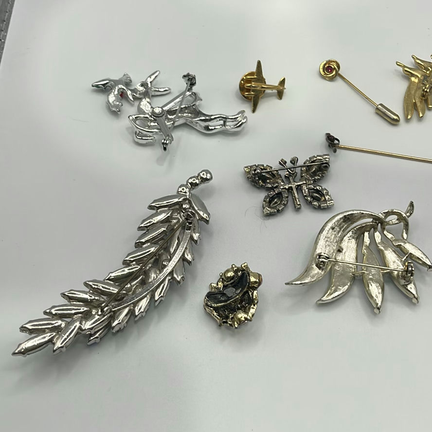 Vintage Brooches And Pins - image 6 of 13