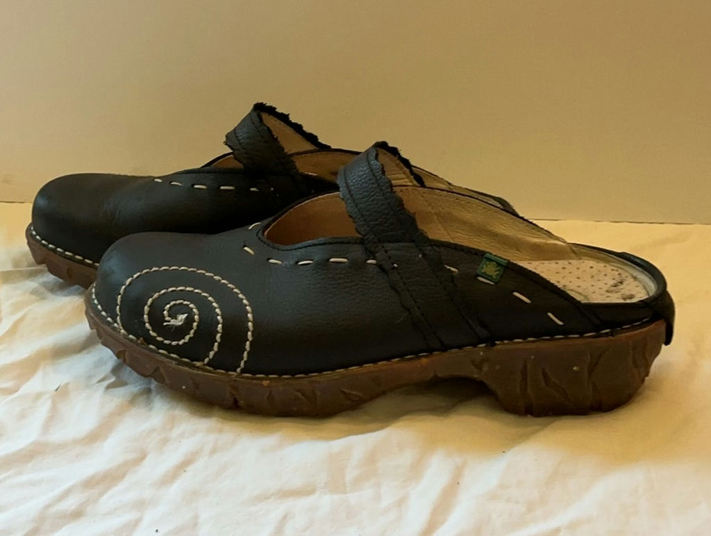 Three Pairs El Natura Lista Shoes - image 9 of 9