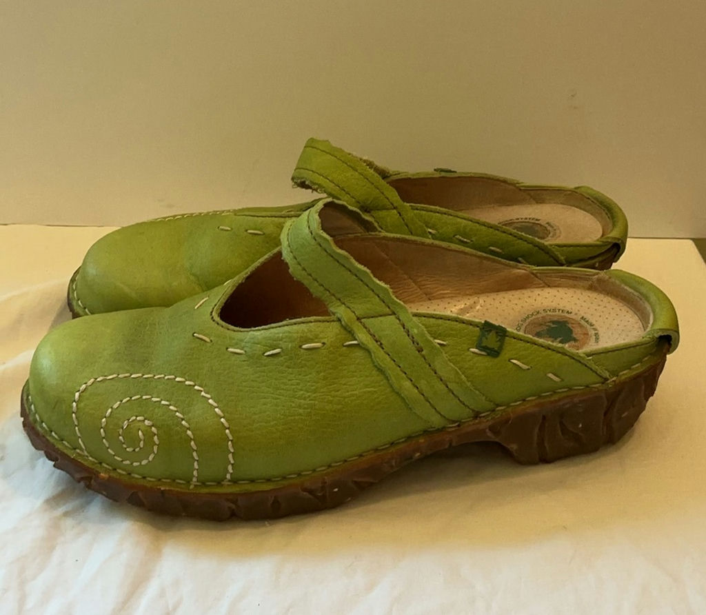Three Pairs El Natura Lista Shoes - image 3 of 9