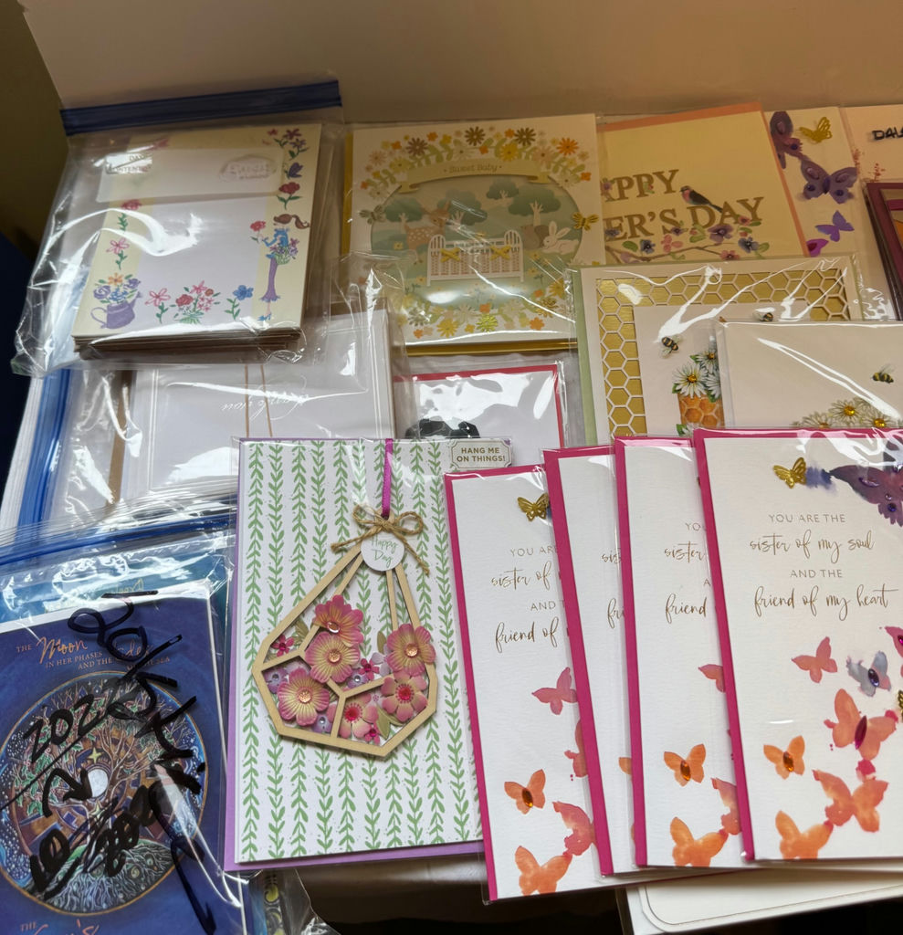 Large Lot of Greeting Cards - image 2 of 5