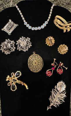 Assorted Vintage Costume Jewelry - Image 1 of 4
