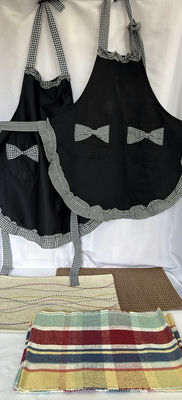 Aprons and woven placemats set - Image 1 of 6
