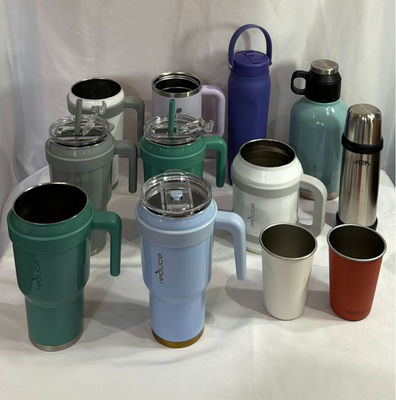 Assorted insulated mugs and bottles - Image 1 of 4