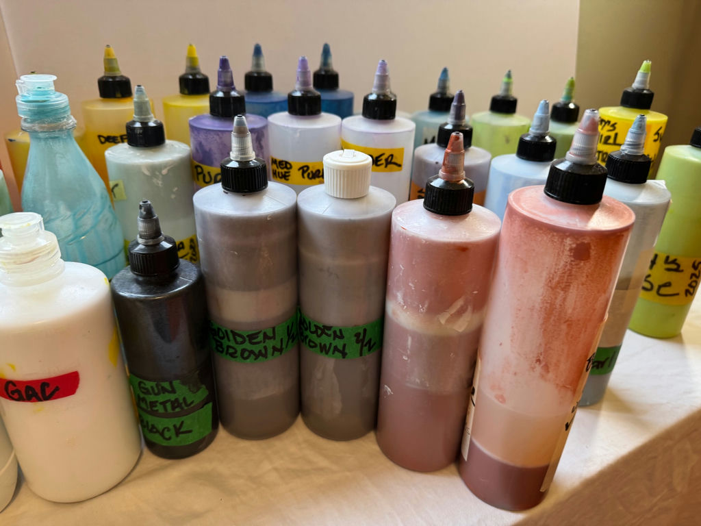 Assorted liquid paints and colorants in squeeze bottles - image 7 of 11