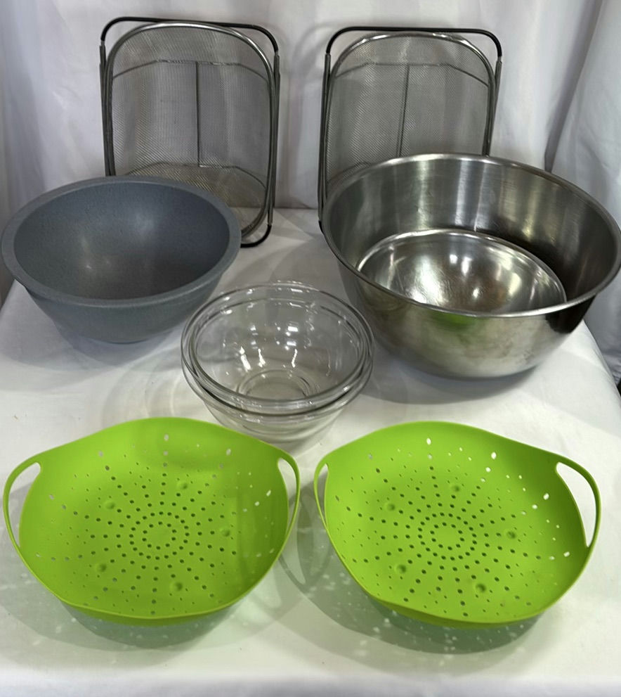 Mixing bowls, colanders, glass bowls, and dish-drying racks - image 1 of 5