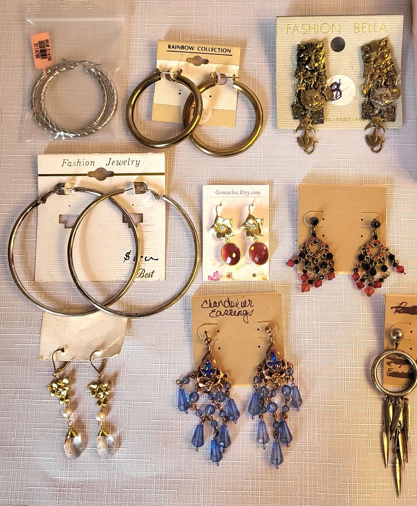 Lot of 20 Costume Jewelry Earrings - image 2 of 4