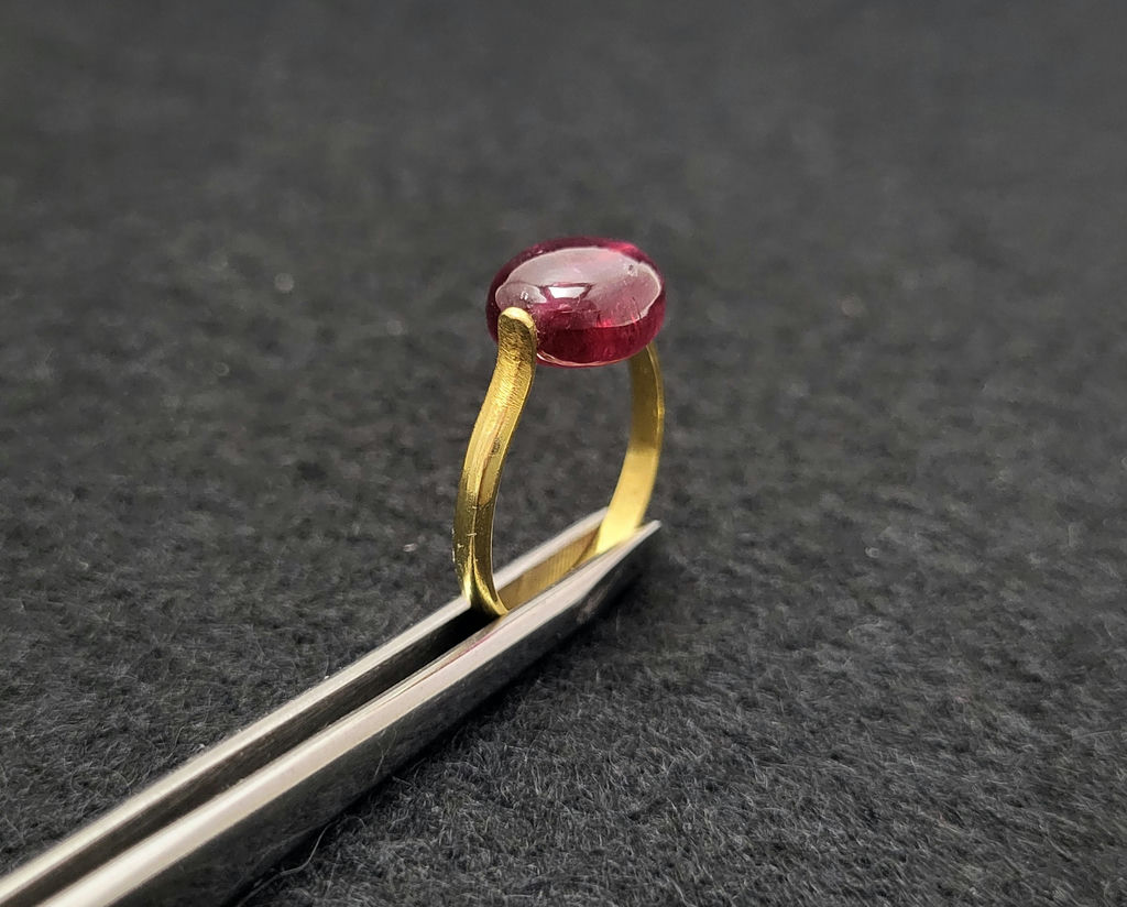 18k Gold Ring w/ Pink Spinning Gem Stone - image 1 of 5