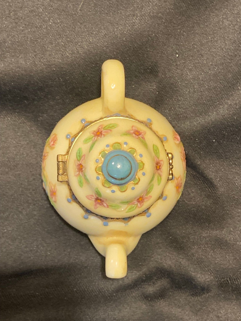 Vintage miniature teapot trinket box - image 5 of 8