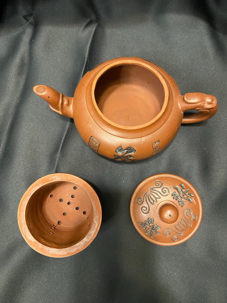 Chinese Yixing clay teapot - image 4 of 5
