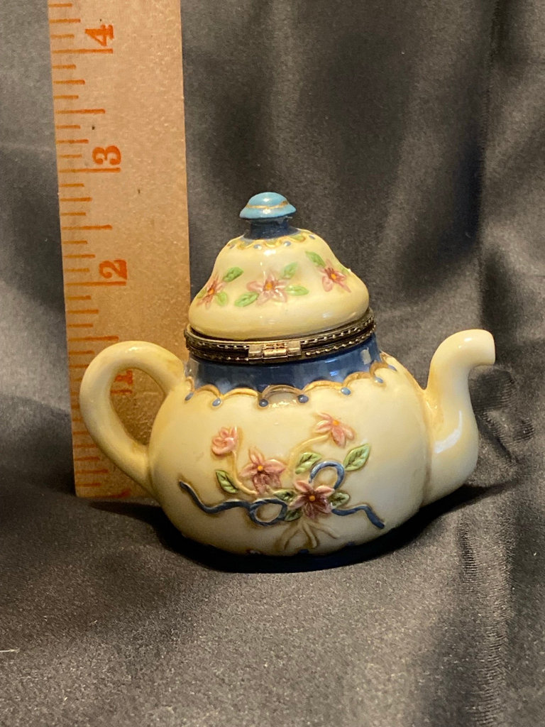Vintage miniature teapot trinket box - image 8 of 8