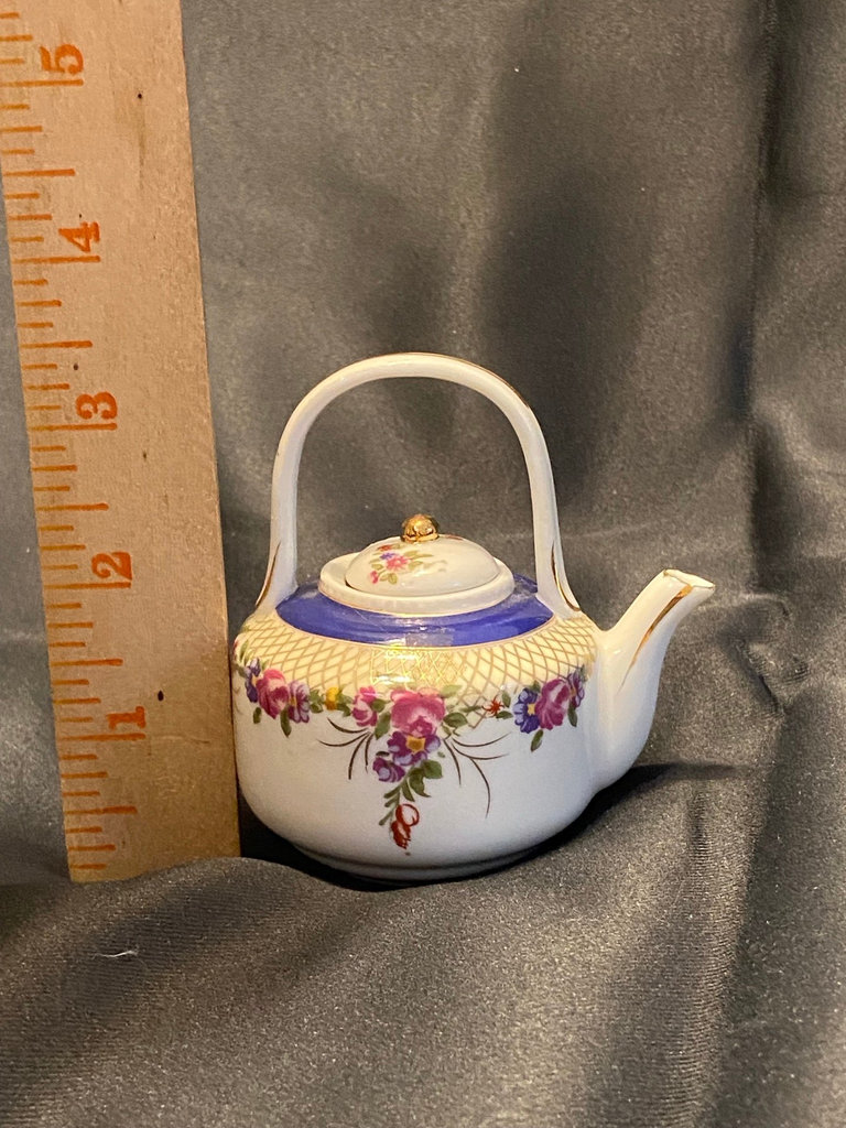 Miniature Porcelain teapot - image 7 of 7