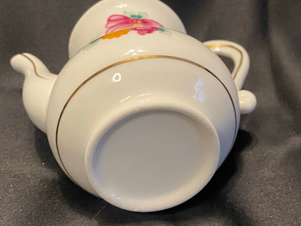 Miniature teapot - image 5 of 7