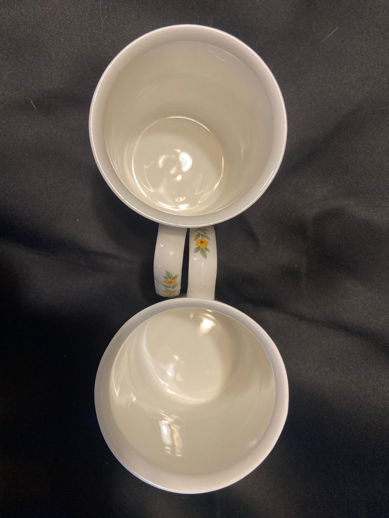 Roy Kirkham Heritage Fruit mugs - image 3 of 4