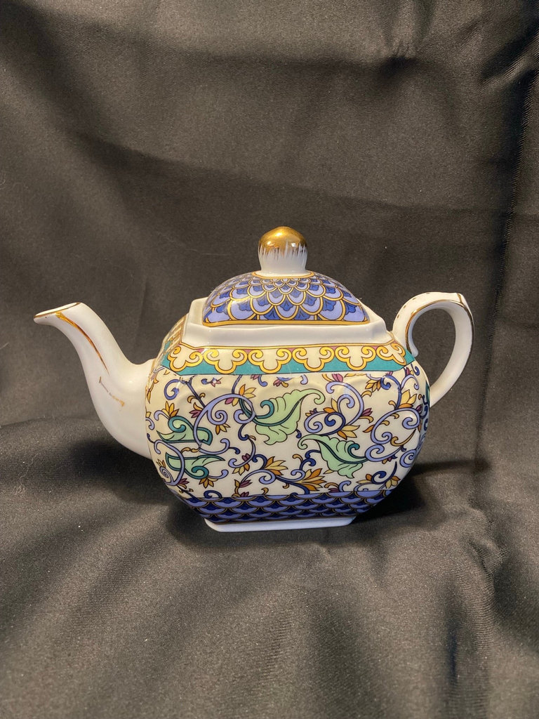 Nantucket Teapot - image 1 of 8
