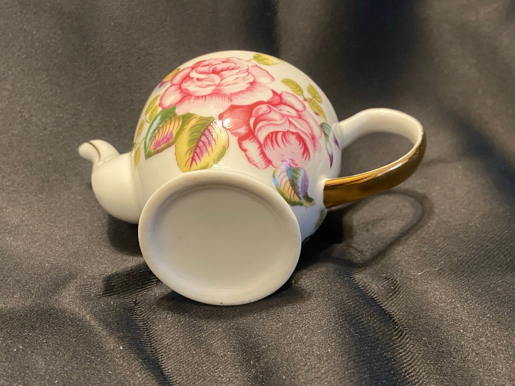 Miniature hand-painted ceramic teapot - image 5 of 6