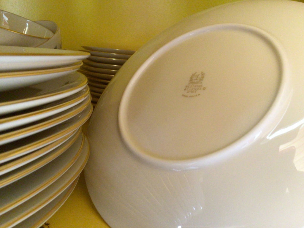 Floral porcelain dinnerware with teacups - image 5 of 5