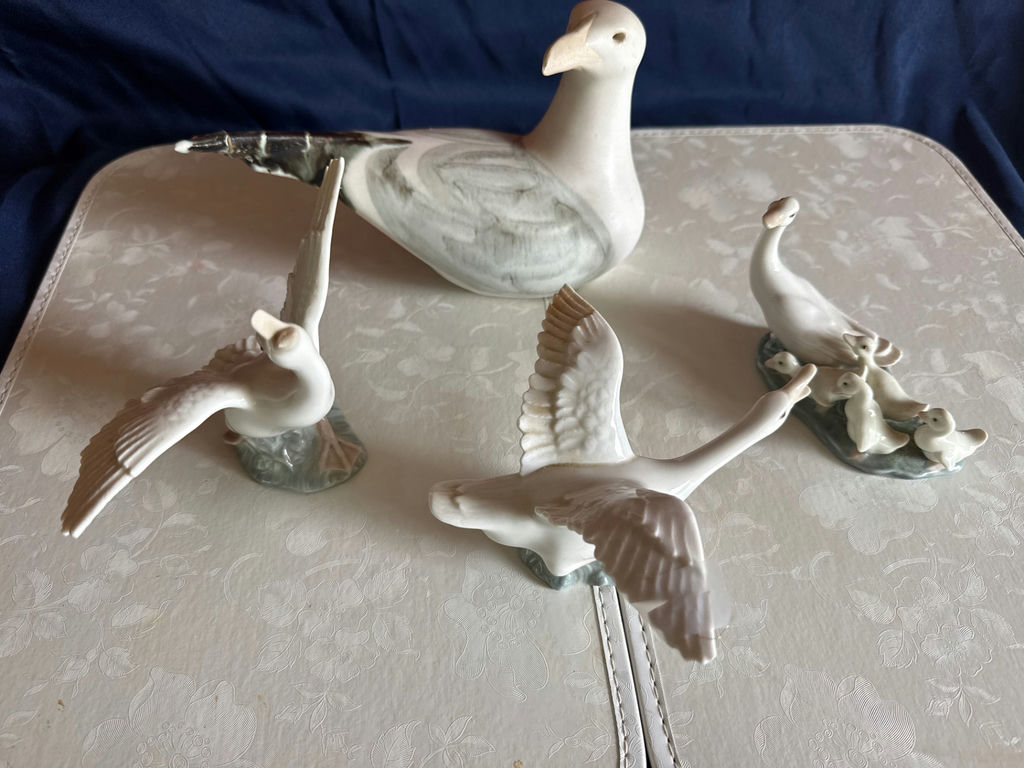 Porcelain bird figurine set (goose and ducklings) - image 2 of 3