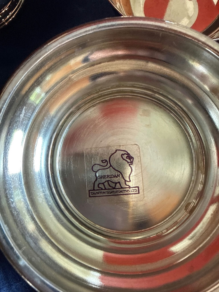 Set of five Sheridan pedestal bowls - image 3 of 5