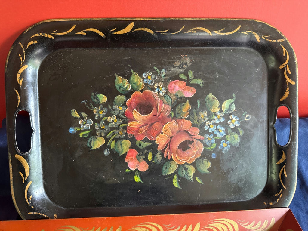Two floral painted metal trays - image 4 of 4