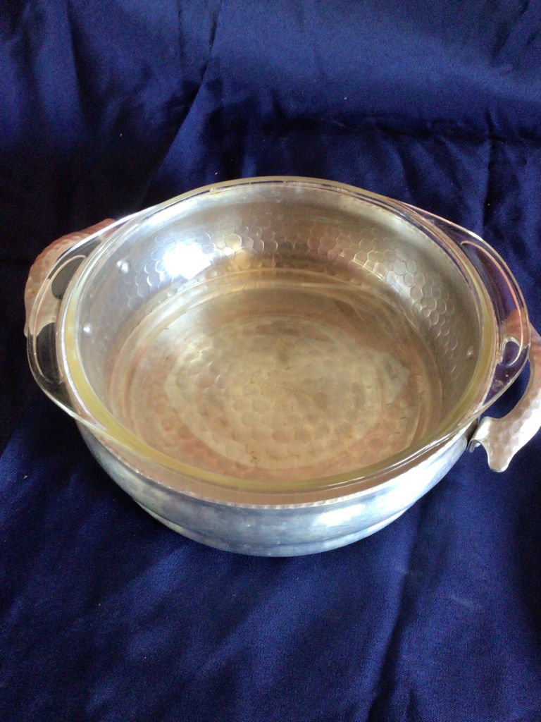 Hammered aluminum stock pot with glass lid - image 1 of 3