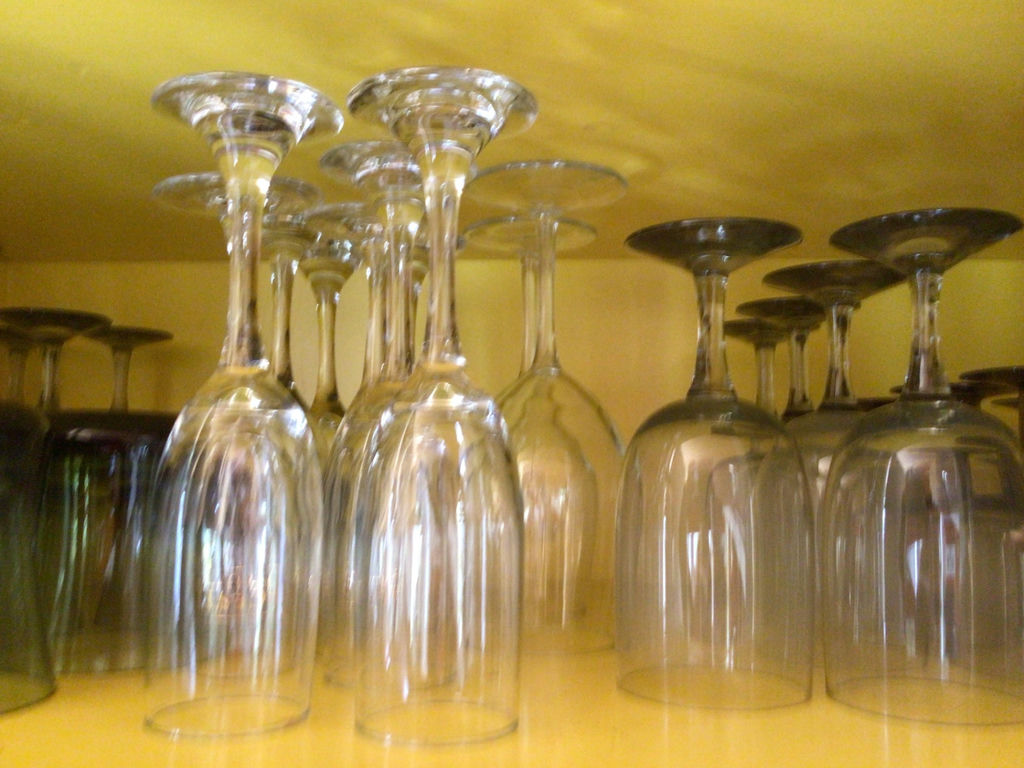 Stemware: wine glasses and goblets - image 3 of 4