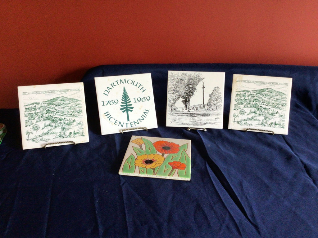 Set of commemorative ceramic tiles with engravings and a floral tile - image 1 of 4