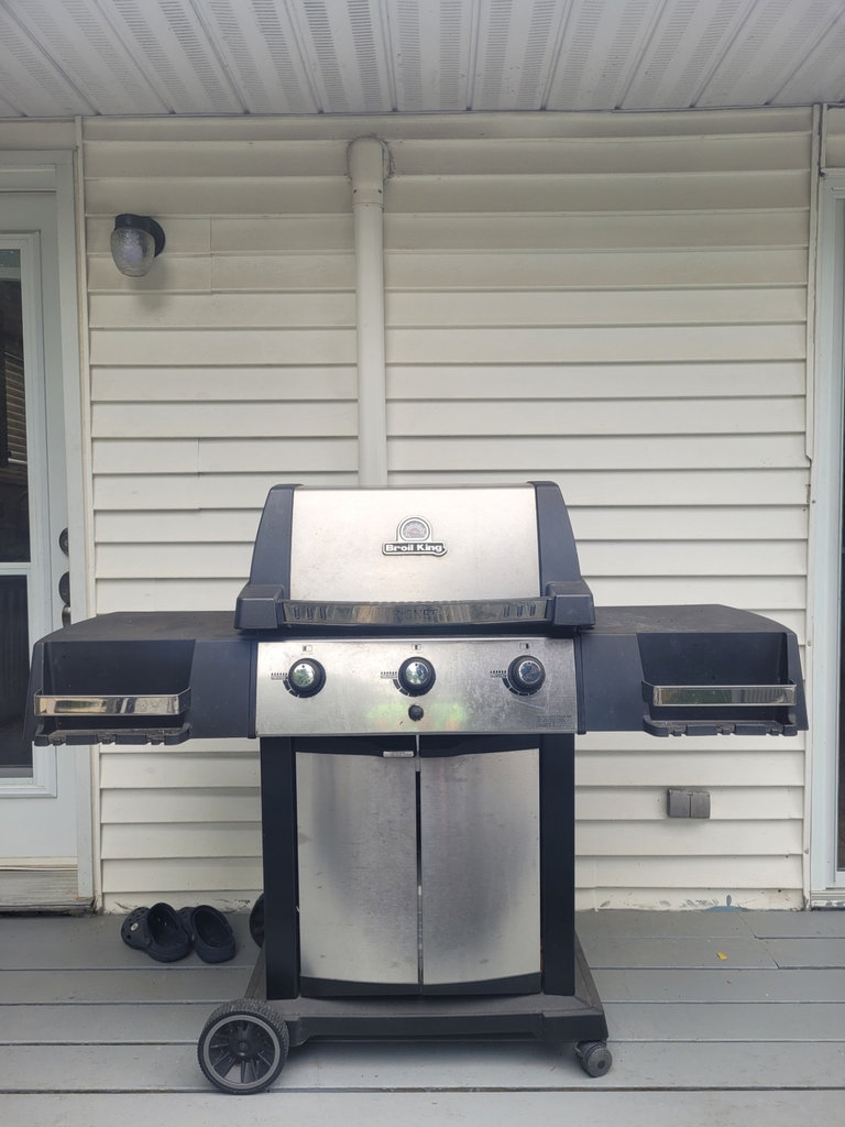 Broil King Signet Gas Grill with Cover - image 1 of 11